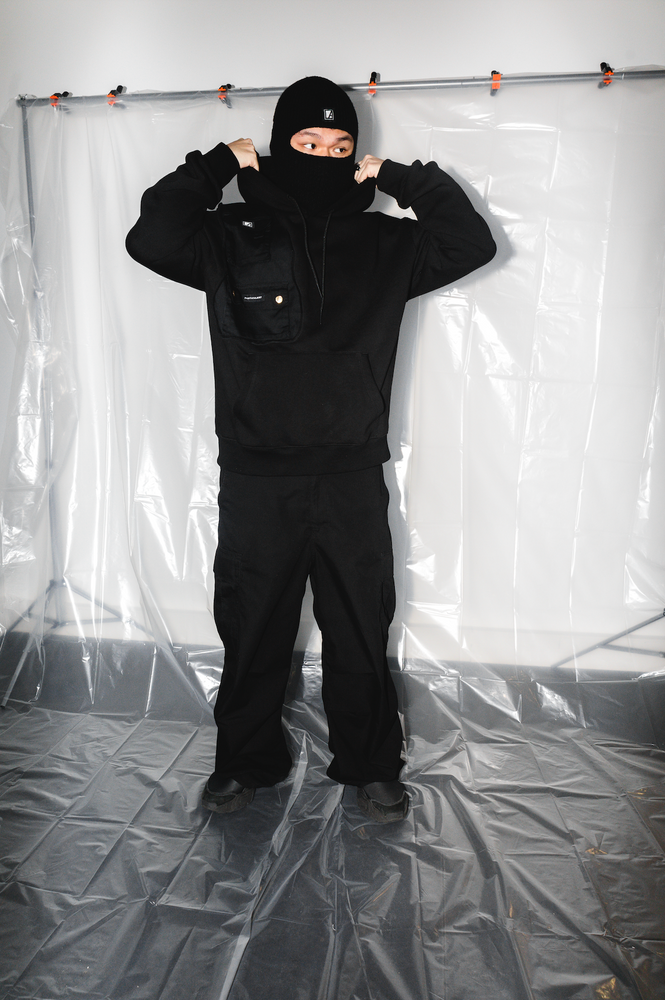 
                  
                    HOODIE TACTICAL POCKETS
                  
                