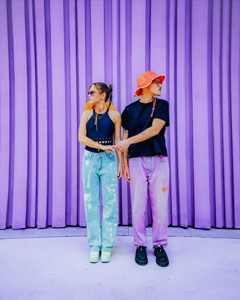 
                  
                    Traces of Japanese Jean
                  
                