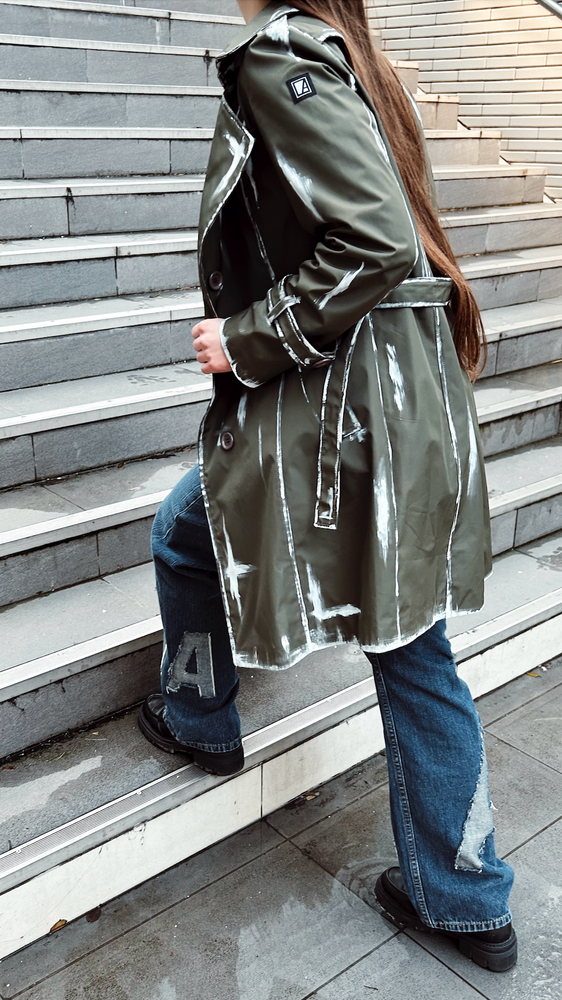 
                  
                    JEAN REVERSE LOGO CUT
                  
                