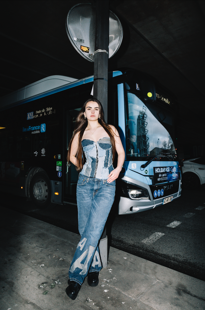 
                  
                    JEAN REVERSE LOGO CUT
                  
                