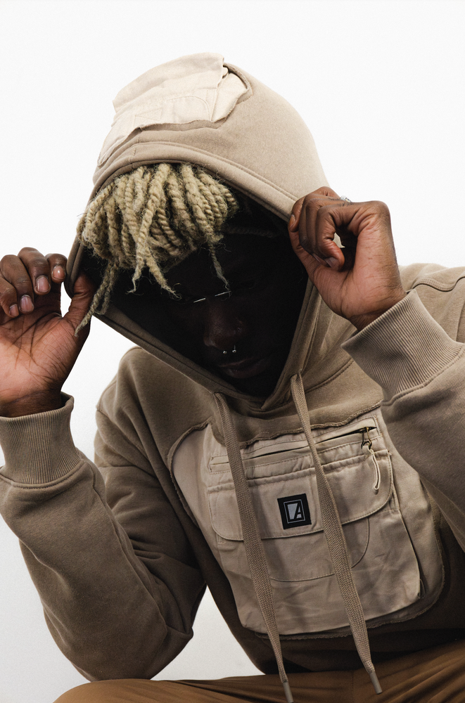 
                  
                    HOODIE TACTICAL POCKETS
                  
                