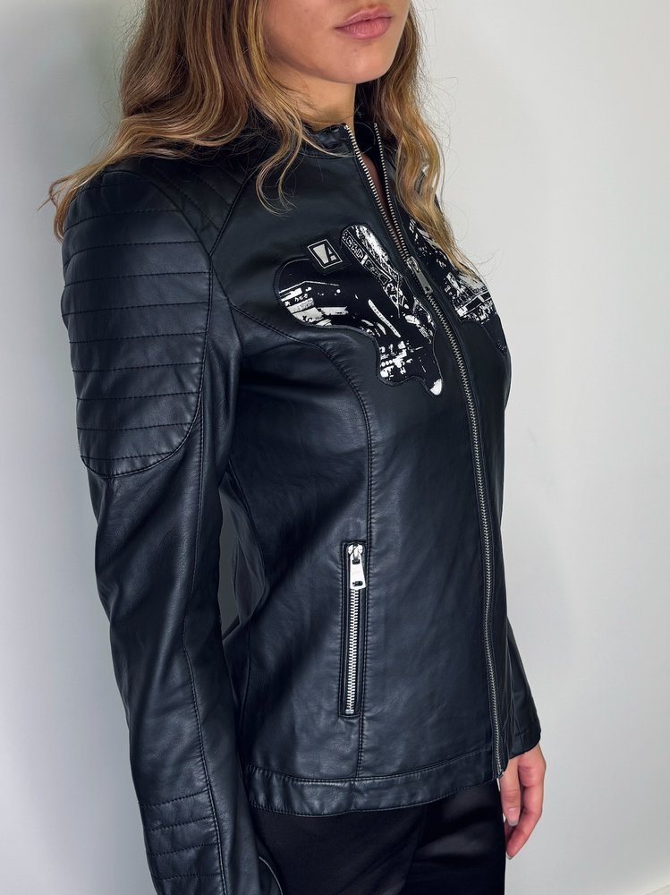 
                  
                    VEST AKIHABARA NIGHT
                  
                