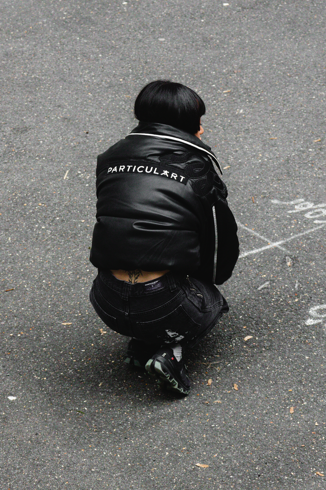 
                  
                    PUFFER CROP TOP VENUM
                  
                