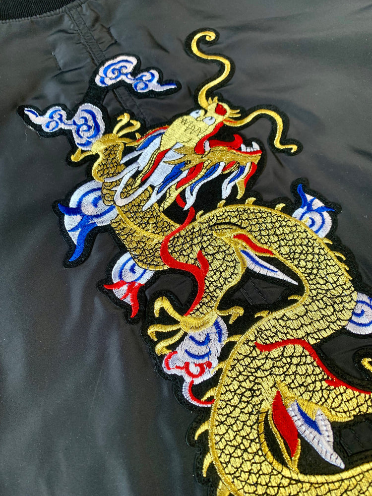 
                  
                    dragon japan upcycling particulart
                  
                