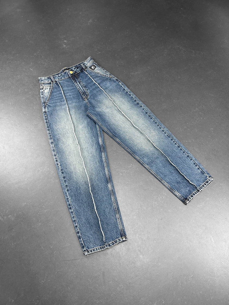 
                  
                    JEANS FRAYED PINCH
                  
                