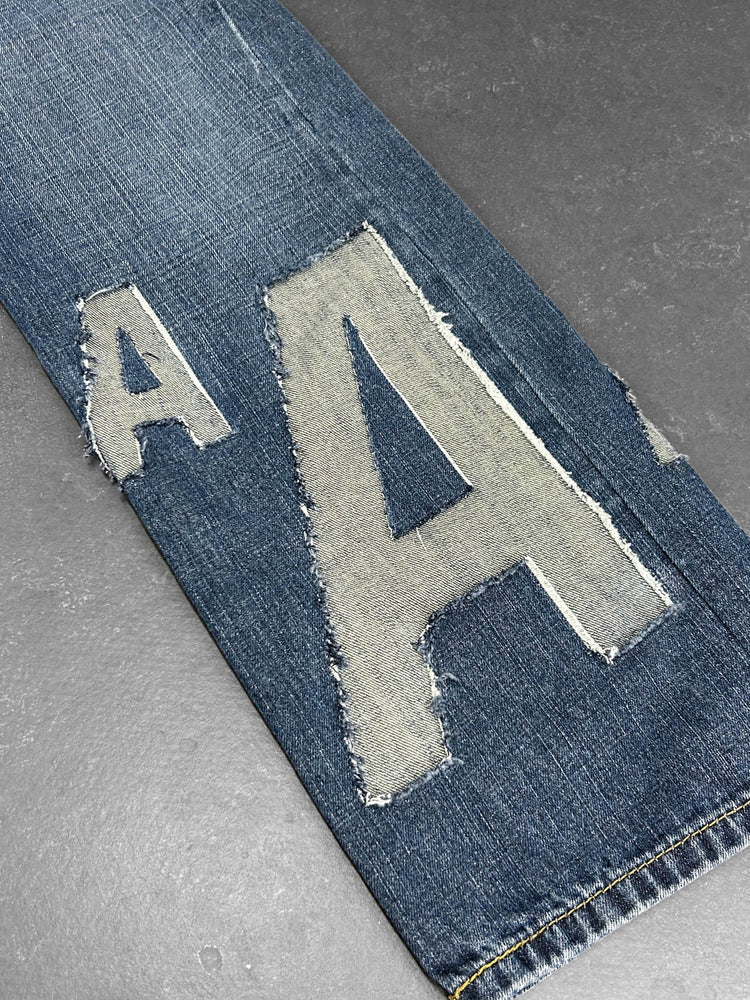 
                  
                    JEAN REVERSE LOGO CUT
                  
                