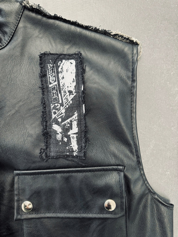 
                  
                    Vest NIPPON FRAGMENTS SLEEVELESS
                  
                