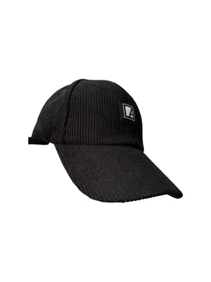 
                  
                    Casquette type velours Noir
                  
                